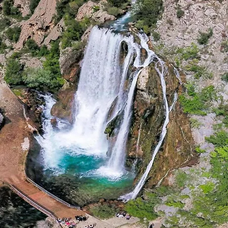 In Near Fortress * Knin