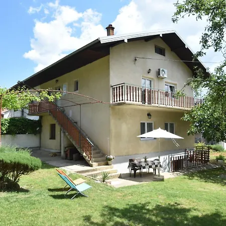 Modern In With Garden Apartment Knin