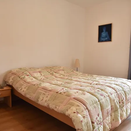 Apartment Modern In With Garden