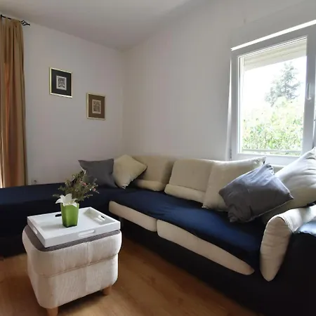 Apartment Modern In With Garden *