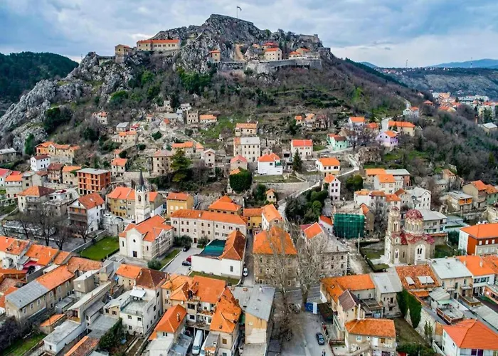 In Near Fortress * Knin