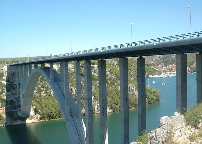 In Near Fortress * Knin